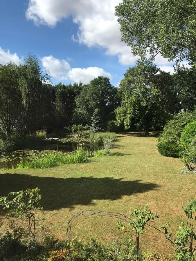 The Reading Whole Apartment With Private Lake And Gardens Экстерьер фото